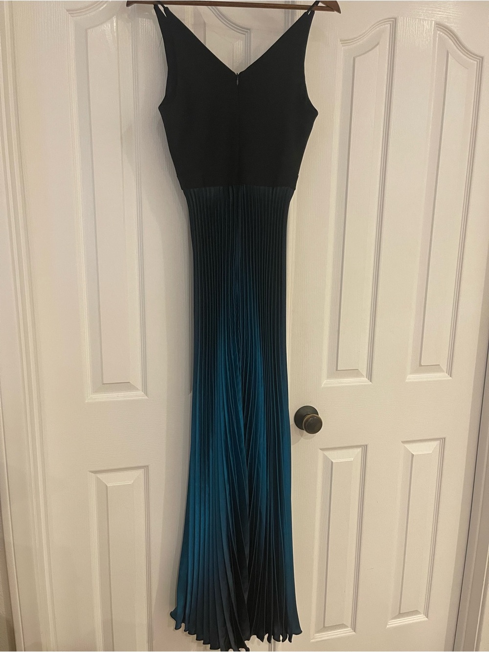 Aqua Elegant Pleated Gradient Maxi dress - blue Ombre size 2 - Picture 5 of 11
